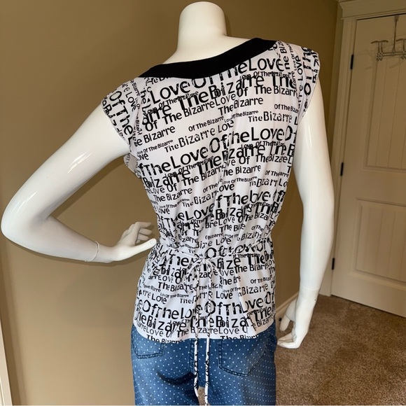 Clientele Graffiti Top Black and White Tie Back 1/4 Front Zipper Wearable Art - Picture 2 of 7